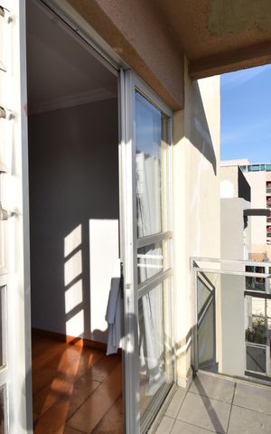 Apartamento à venda com 76m², 3 quartos e 1 vagaSacada da Sala