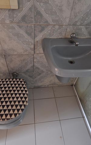 Apartamento para alugar com 62m², 2 quartos e sem vagaBanheiro