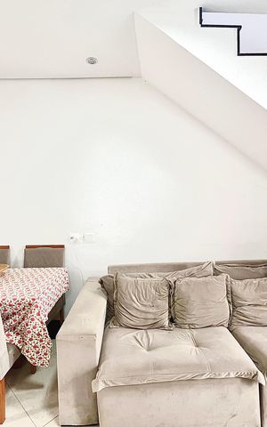 Casa à venda com 64m², 2 quartos e 1 vaga Casa à venda com 64m², 2 quartos e 1 vagaSala