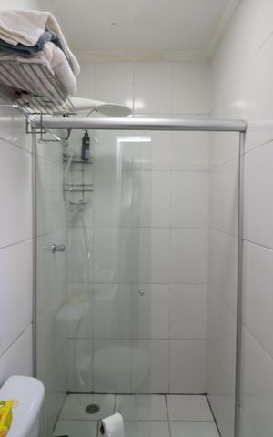 Casa de condomínio à venda com 82m², 2 quartos e 1 vagaBanheiro da Suíte 2