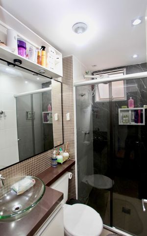 Apartamento à venda com 50m², 2 quartos e 1 vaga Apartamento à venda com 50m², 2 quartos e 1 vagaBanheiro Social