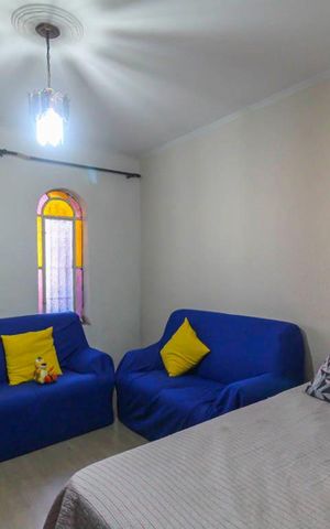 Casa à venda com 237m², 4 quartos e 2 vagas Casa à venda com 237m², 4 quartos e 2 vagasSala