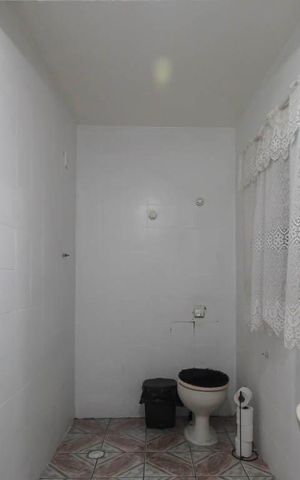 Casa à venda com 237m², 4 quartos e 2 vagas Casa à venda com 237m², 4 quartos e 2 vagasBanheiro 2