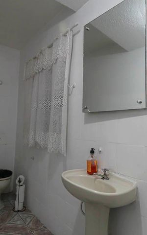 Casa à venda com 237m², 4 quartos e 2 vagas Casa à venda com 237m², 4 quartos e 2 vagasBanheiro 2