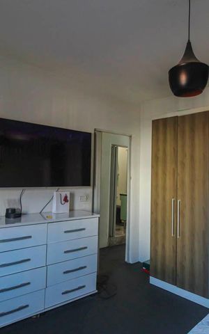 Casa à venda com 237m², 4 quartos e 2 vagas Casa à venda com 237m², 4 quartos e 2 vagasQuarto 1