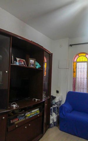 Casa à venda com 237m², 4 quartos e 2 vagas Casa à venda com 237m², 4 quartos e 2 vagasSala