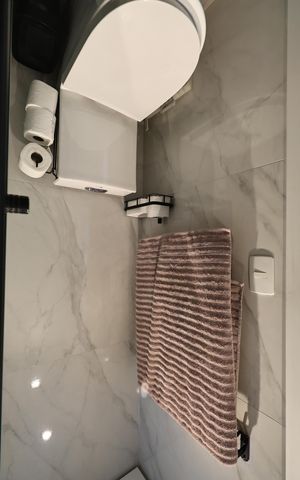 Apartamento à venda com 54m², 2 quartos e 1 vaga Apartamento à venda com 54m², 2 quartos e 1 vagaBanheiro