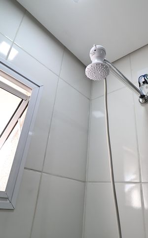 Apartamento à venda com 51m², 2 quartos e 1 vaga Apartamento à venda com 51m², 2 quartos e 1 vagaBanheiro