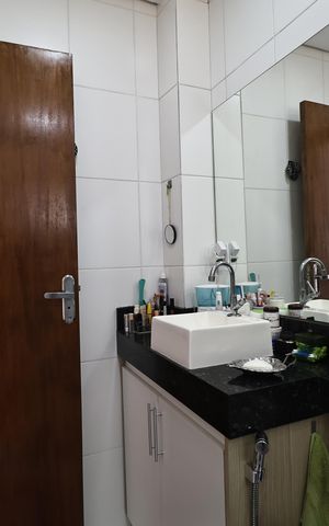 Apartamento à venda com 51m², 2 quartos e 1 vaga Apartamento à venda com 51m², 2 quartos e 1 vagaBanheiro da suíte