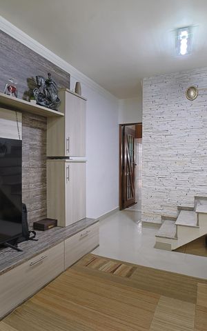Casa à venda com 140m², 4 quartos e 2 vagasSala