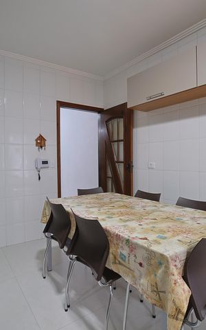 Casa à venda com 140m², 4 quartos e 2 vagasCozinha