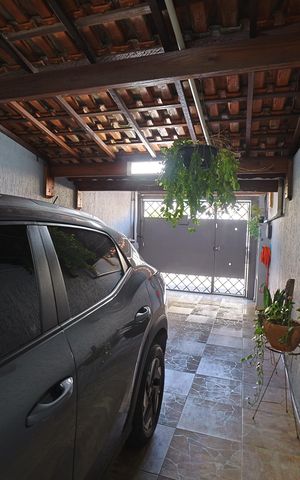 Casa à venda com 140m², 4 quartos e 2 vagasGaragem