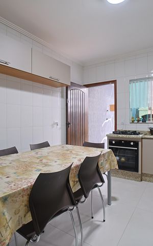 Casa à venda com 140m², 4 quartos e 2 vagasCozinha
