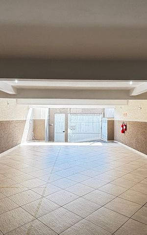 Apartamento para alugar com 100m², 1 quarto e 1 vaga Apartamento para alugar com 100m², 1 quarto e 1 vagaGaragem