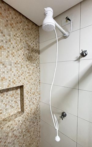 Apartamento à venda com 100m², 2 quartos e 1 vaga Apartamento à venda com 100m², 2 quartos e 1 vagaBanheiro da Suíte