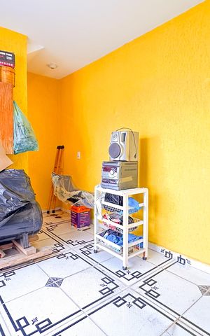 Casa à venda com 185m², 4 quartos e 2 vagas Casa à venda com 185m², 4 quartos e 2 vagasQuarto de Serviço