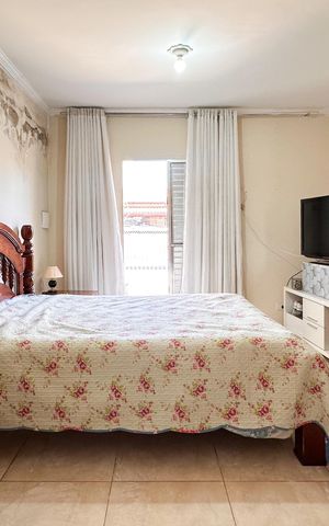 Casa à venda com 185m², 4 quartos e 2 vagas Casa à venda com 185m², 4 quartos e 2 vagasSuíte