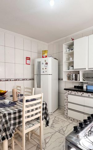 Casa à venda com 185m², 4 quartos e 2 vagas Casa à venda com 185m², 4 quartos e 2 vagasCozinha