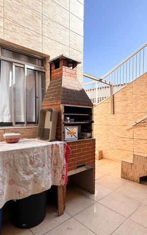 Casa à venda com 185m², 4 quartos e 2 vagas Casa à venda com 185m², 4 quartos e 2 vagasÁrea de Serviço