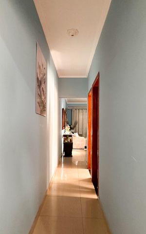 Casa à venda com 185m², 4 quartos e 2 vagas Casa à venda com 185m², 4 quartos e 2 vagasAcesso aos Quartos