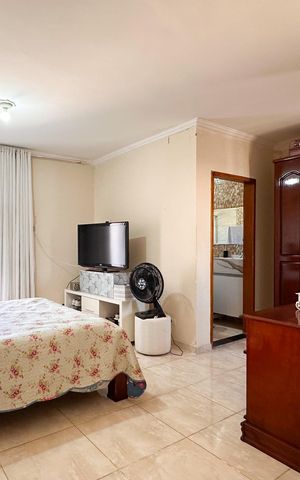 Casa à venda com 185m², 4 quartos e 2 vagas Casa à venda com 185m², 4 quartos e 2 vagasSuíte