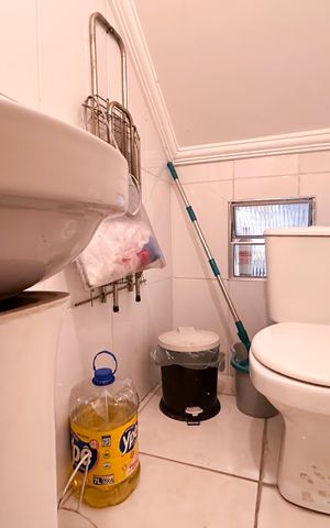 Casa à venda com 185m², 4 quartos e 2 vagas Casa à venda com 185m², 4 quartos e 2 vagasBanheiro de serviço
