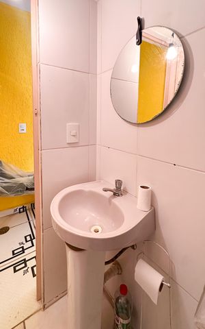 Casa à venda com 185m², 4 quartos e 2 vagas Casa à venda com 185m², 4 quartos e 2 vagasBanheiro de serviço