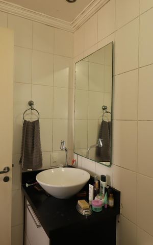 Apartamento à venda com 77m², 3 quartos e 2 vagasBanheiro da Suíte