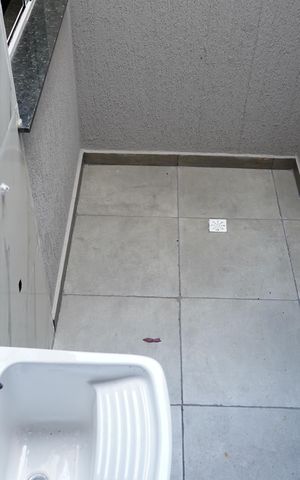 Casa de condomínio à venda com 65m², 2 quartos e 1 vagaÁrea de Serviço