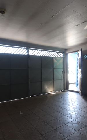 Casa à venda com 120m², 2 quartos e 2 vagasGaragem