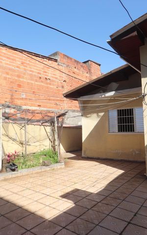 Casa à venda com 120m², 2 quartos e 2 vagasQuintal
