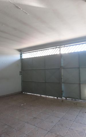 Casa à venda com 120m², 2 quartos e 2 vagasGaragem