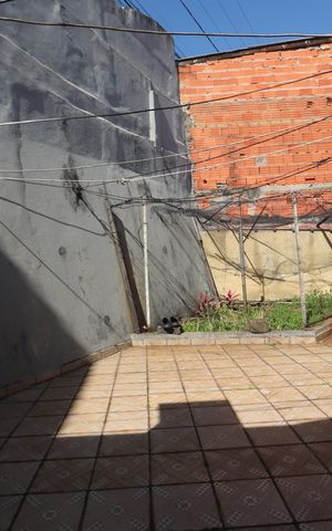 Casa à venda com 120m², 2 quartos e 2 vagasQuintal