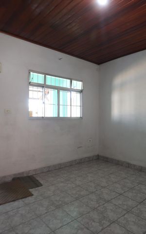 Casa à venda com 120m², 2 quartos e 2 vagasSala