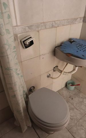 Casa à venda com 120m², 2 quartos e 2 vagasBanheiro de serviço