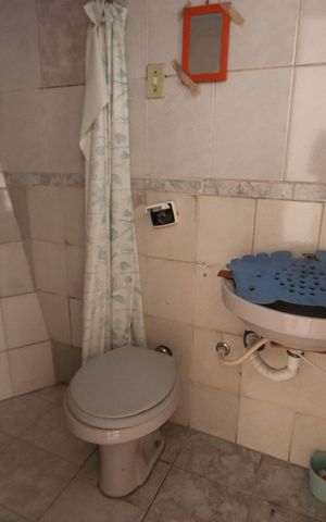 Casa à venda com 120m², 2 quartos e 2 vagasBanheiro de serviço