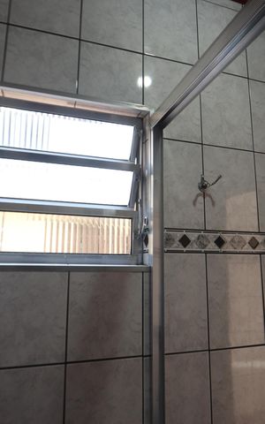 Casa à venda com 120m², 2 quartos e 2 vagasBanheiro