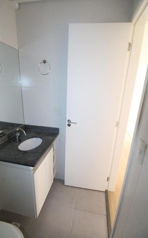 Apartamento para alugar com 77m², 2 quartos e 1 vagaBanheiro