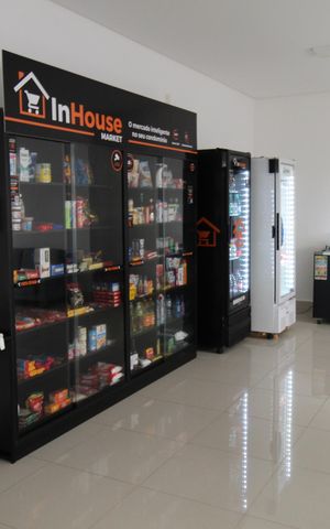 Apartamento para alugar com 77m², 2 quartos e 1 vagaÁrea comum - Mini Mercado