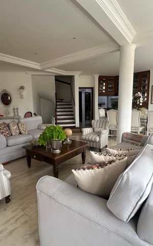 Casa de condomínio para alugar com 463m², 2 quartos e 4 vagasSala de Estar