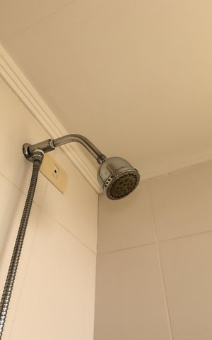 Apartamento à venda com 72m², 2 quartos e 2 vagasBanheiro da Suíte - Chuveiro