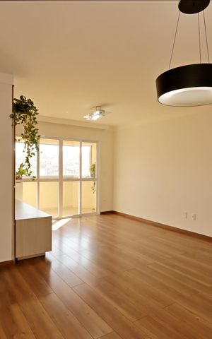 Apartamento à venda com 72m², 2 quartos e 2 vagasSala
