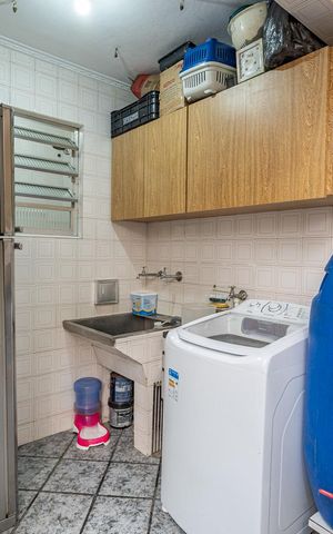 Casa à venda com 140m², 4 quartos e 2 vagasQuintal