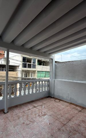 Casa para alugar com 126m², 2 quartos e sem vaga Casa para alugar com 126m², 2 quartos e sem vagaSala Varanda