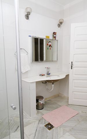 Casa à venda com 400m², 5 quartos e 6 vagasBanheiro 2