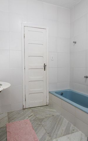 Casa à venda com 400m², 5 quartos e 6 vagasBanheiro 2