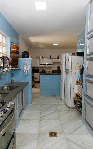 Casa à venda com 400m², 5 quartos e 6 vagasCozinha