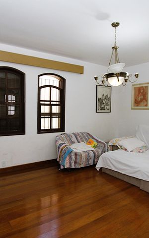 Casa à venda com 400m², 5 quartos e 6 vagasSala