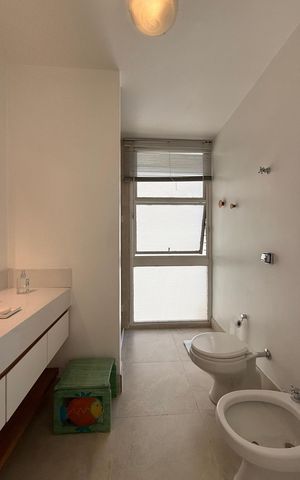 Apartamento para alugar com 230m², 4 quartos e 1 vaga