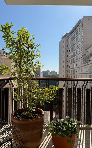 Apartamento para alugar com 230m², 4 quartos e 1 vaga
